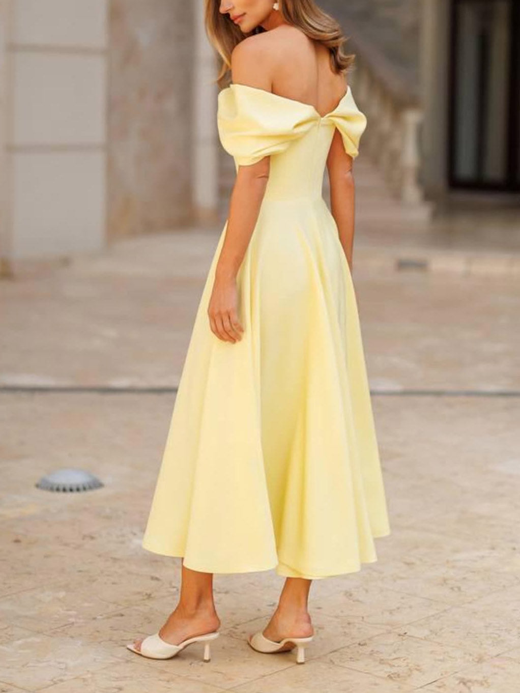 Candela | Abito lungo elegante con spalle scoperte e drappeggio