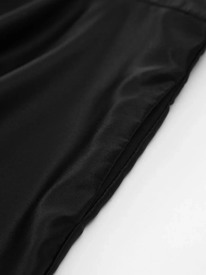 Carolina | Abito mini plissettato in raso con nodo, doppie tasche e schiena scoperta