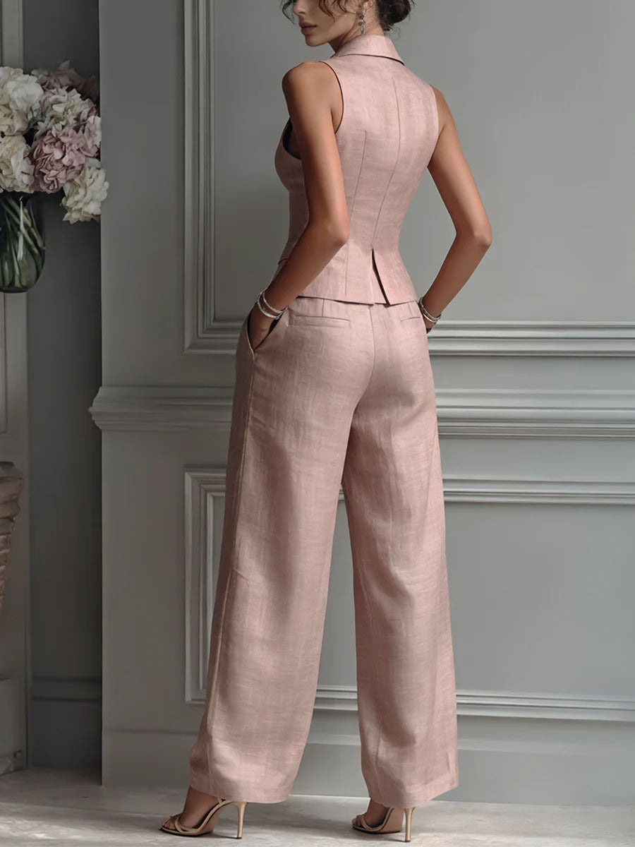 Completo da donna a due pezzi con scollo a V e bottoni