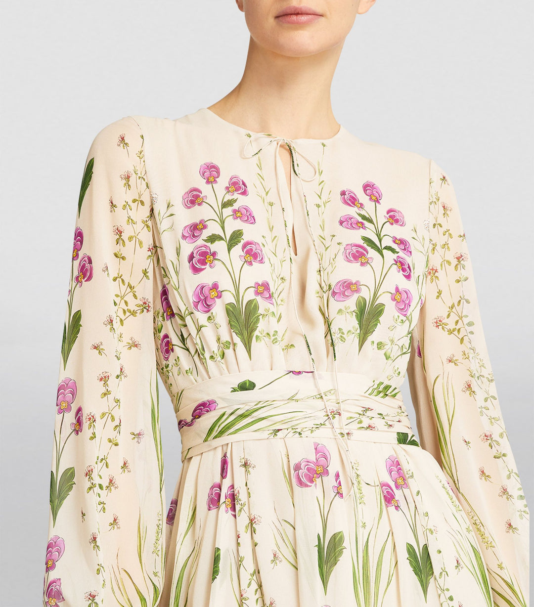 FLOWING FLORAL MAXI DRESS